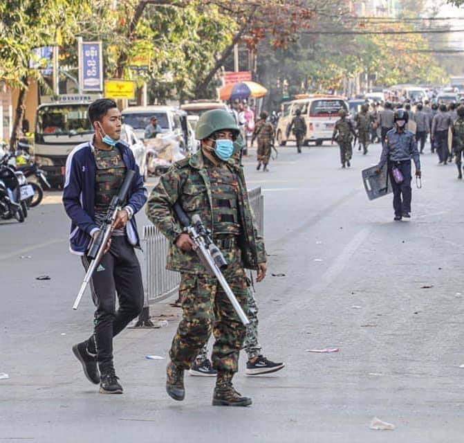 kyawkyawzin123's tweet photo. The police shot (with the lead bullet that can be poisonous) the innocent civilian who was peacefully protesting. 

#WhatsHappeningInMyanmar 
#Feb15Coup https://t.co/PYS6yUcWiZ