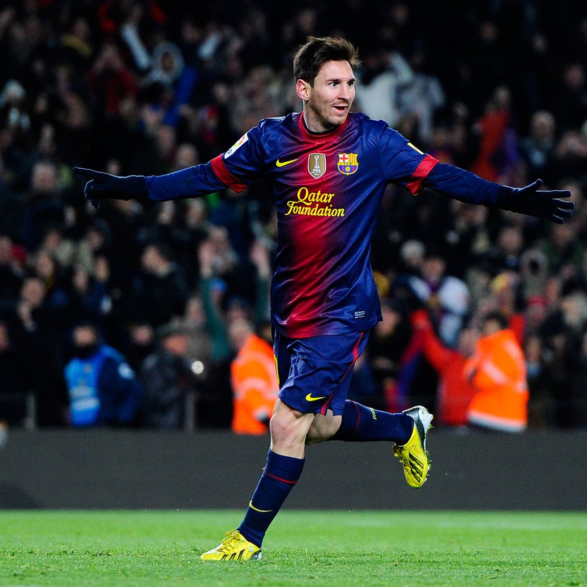 Goal Scoring :People people seem to have the misconception that Ronaldo is the better goal scorer because of his 740 total career goals, but that was scored in 1046 games, meaning that he has a goal ratio of 0.73 pr/g. While Messi has 724 goals in 901 (0.08) goals pr/g