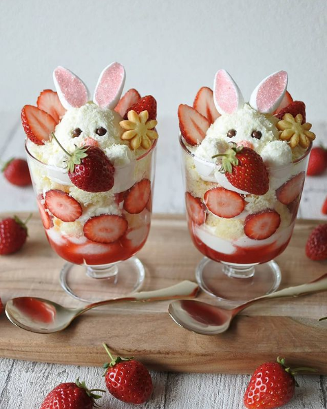 daily_dolce's tweet photo. Strawberry bunny and chocolate bear parfaits made by mariii1520 https://t.co/OBlNChcNje