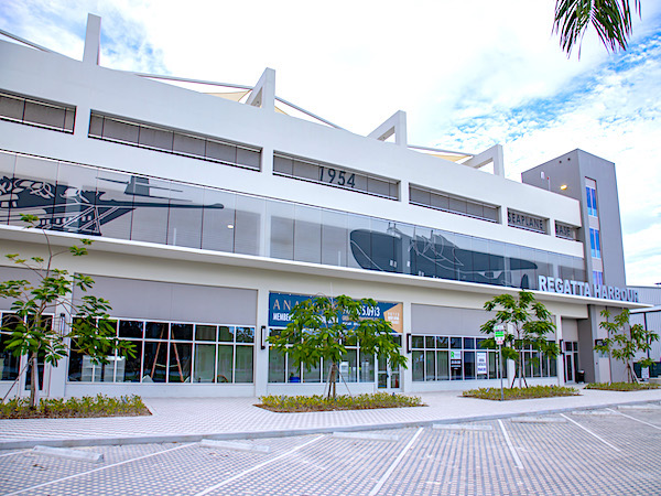 CambridgeArch's tweet image. Our mesh is canvas for #seaplane graphics on a new #Miami
garage where historic Pan American Airways flying boats were based. @MiamiDadeArts 
@CityofMiami @miamiparking @WolfbergAlvarez @panamhistory. See more pics here bit.ly/3u1n056