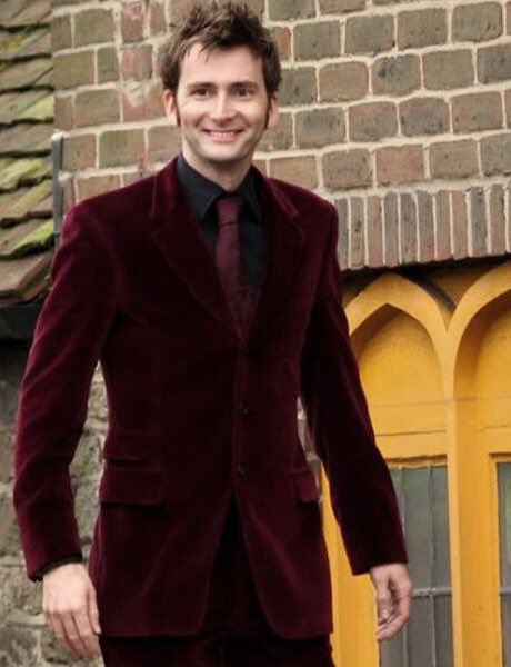 David Tennant and red velvet suits. that’s it, that’s the tweet.
