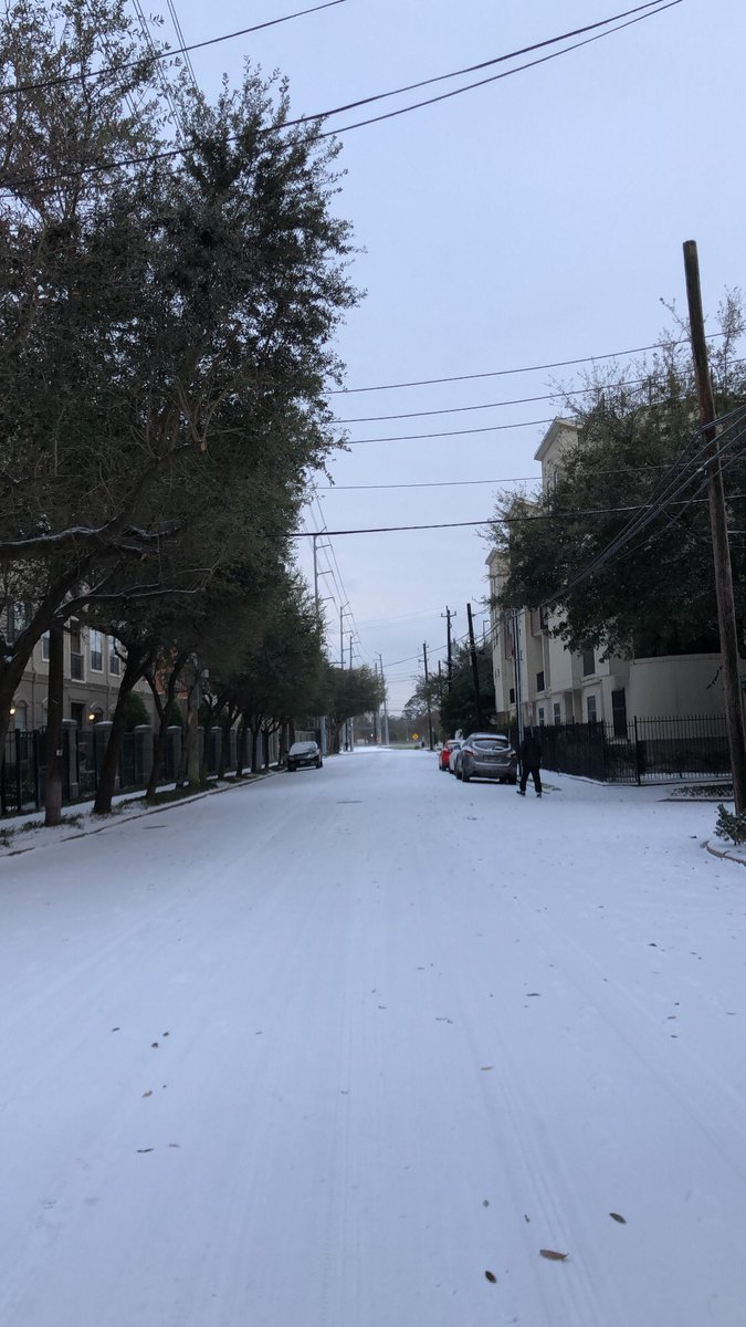 Houston looks a little different this morning, but I kinda love it ❄️