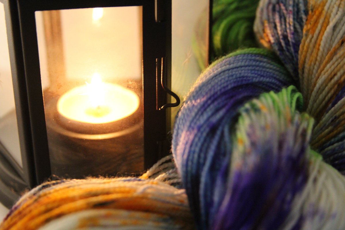 ChromaPsyche's tweet photo. Harvest bells swing in tune with the wind.
Fire plays in the sky as the Sun says "goodnight".
Something cool caresses while the eve brings delights.
IG:ChromaandPsyche

#crochet #knit #yarnaddict #handmade #laincolormentors #laincolor #handdyedfiber   #bipocmakers https://t.co/uAoaUaPryH