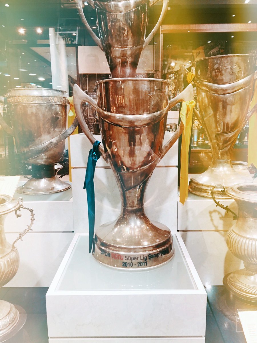 2010/2011 SEZONU ŞAMPİYONU ŞANLA! ŞEREFLE! FENERBAHÇE! 💛💙