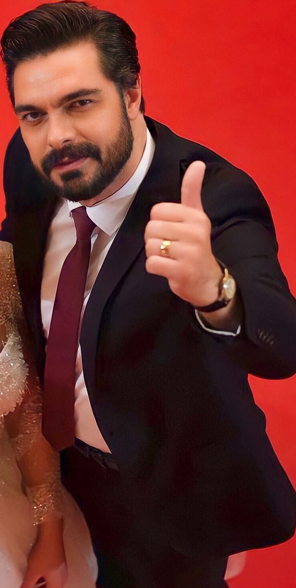 Kilo değil o yanak kası 😅

#halilibrahimceyhan • #emanet