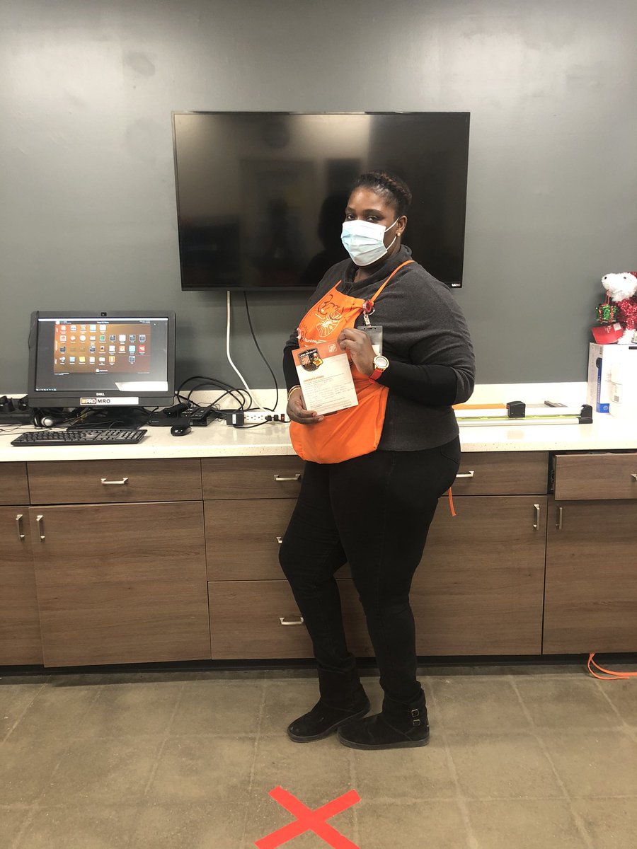 Great job carol in being mentioned in almost every survey we get and pulling a 100% in cashiers friendliness. You rock!!!!@TeresaCadima <a href="/JoeZuniga1/">Joe Zuniga</a> <a href="/AdhimuB/">Adhimu Ali Baucum</a> @hutchinson_omar <a href="/paulclymer/">Paul Wagner</a> @