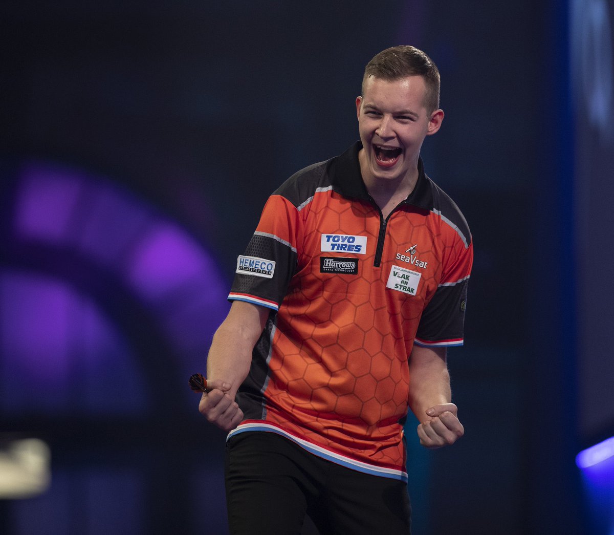lifeisdarts's tweet photo. Geert Nentjes wins a 2 year tour card from #QSchool beating Boris Koltsov 6-5 in the final! Well deserved! 🇳🇱 https://t.co/JN5NTwJNDd