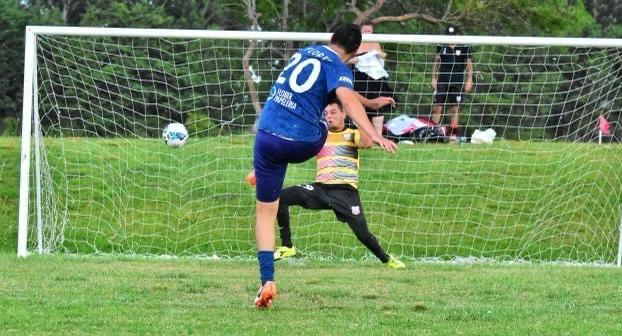 SpPostiglione's tweet photo. Va Flores vaaaGAAAAL🎯⚽️ 3️⃣x2️⃣ en la definición desde los 11 pasos y llegó la segunda 🏆 a la vitrina del Rodillero 🦵🏼 🇪🇪
Campeones Copa de Verano 2020 ☀️🌴🏆 
Luego de un partido digno de una final, raspado y con algún que otro enfrentamiento... https://t.co/K8a698jSUz