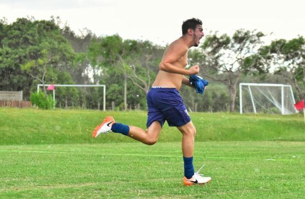 SpPostiglione's tweet photo. Va Flores vaaaGAAAAL🎯⚽️ 3️⃣x2️⃣ en la definición desde los 11 pasos y llegó la segunda 🏆 a la vitrina del Rodillero 🦵🏼 🇪🇪
Campeones Copa de Verano 2020 ☀️🌴🏆 
Luego de un partido digno de una final, raspado y con algún que otro enfrentamiento... https://t.co/K8a698jSUz