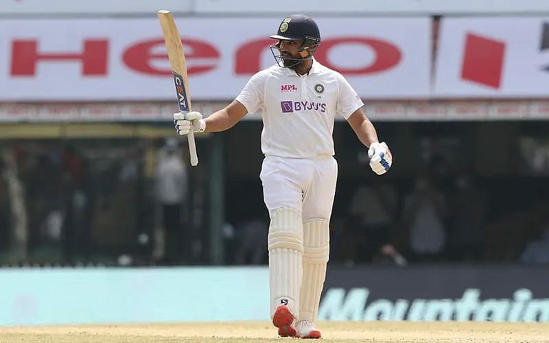 Rohit Sharma reached 50(47)& was on 80runs when Team lost wickets of Pujara & Kohli in quick succession bt he showed resilience & completed his 7th Test century in 130 balls & 4th as an Opener as well as in ongoing WTC. Again with the statement that he's here to stay  #RohitSharma