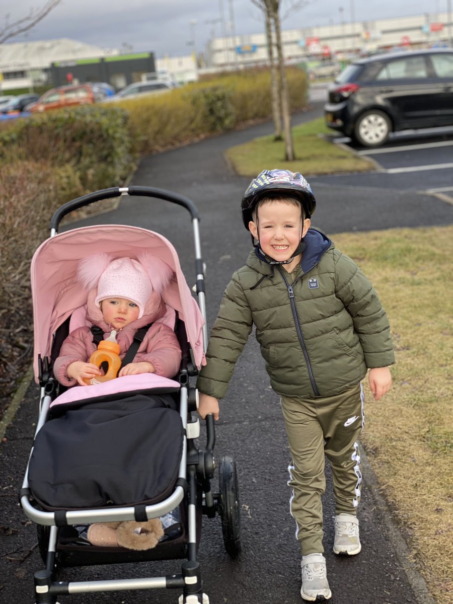 DanielleMcN's tweet photo. We went our #walkforwallace managed 4km &amp; found some signs 🚶🚶🏻‍♀️@WallacePrimary https://t.co/sAgsfyLjhY