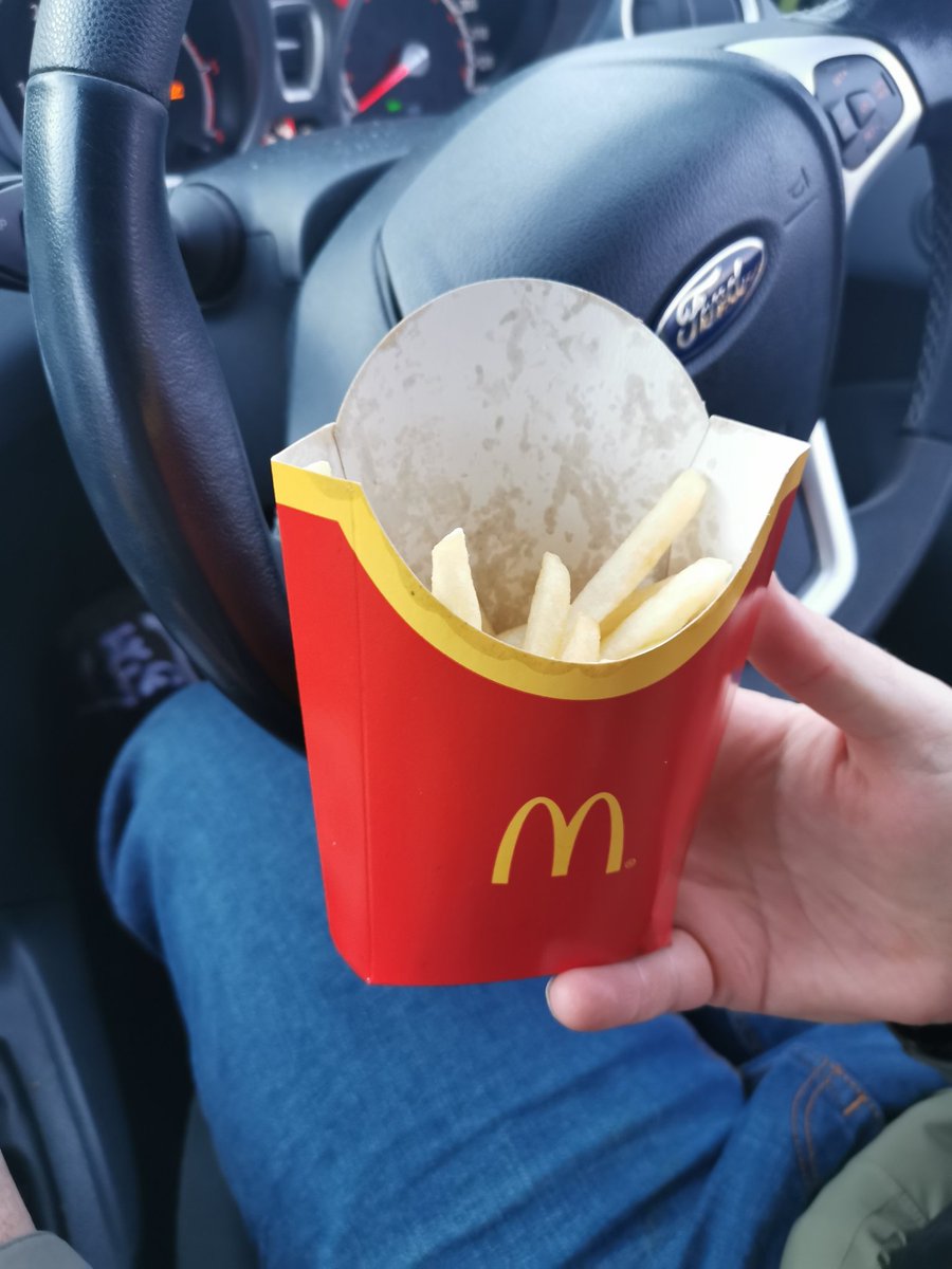 _DanDan_'s tweet photo. @McDonalds what is this? Paid for a large fries and get less than a medium? Unacceptable 😔 https://t.co/VLiO2gGiIq