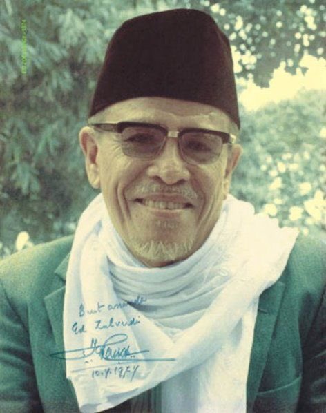 Buya Hamka with his iconic clubmaster-esque eyeglasses and white shemagh