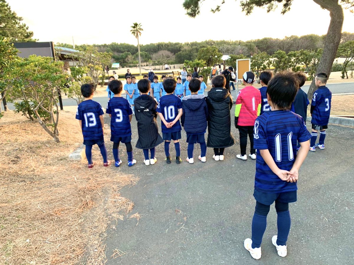 【 #fcp2年生 バディーSC戦 】

日曜日バディーSCさんと！

バディーSCさんとの試合は
皆が待ち望んでいた一戦でした🔥✨

選手たちには、メンバーが数人欠けていてもやる事は一緒だよ！と伝えて臨みましたが、さすがのチームで、結果内容共に完敗でした！✨

引き続き宜しくお願い致します！