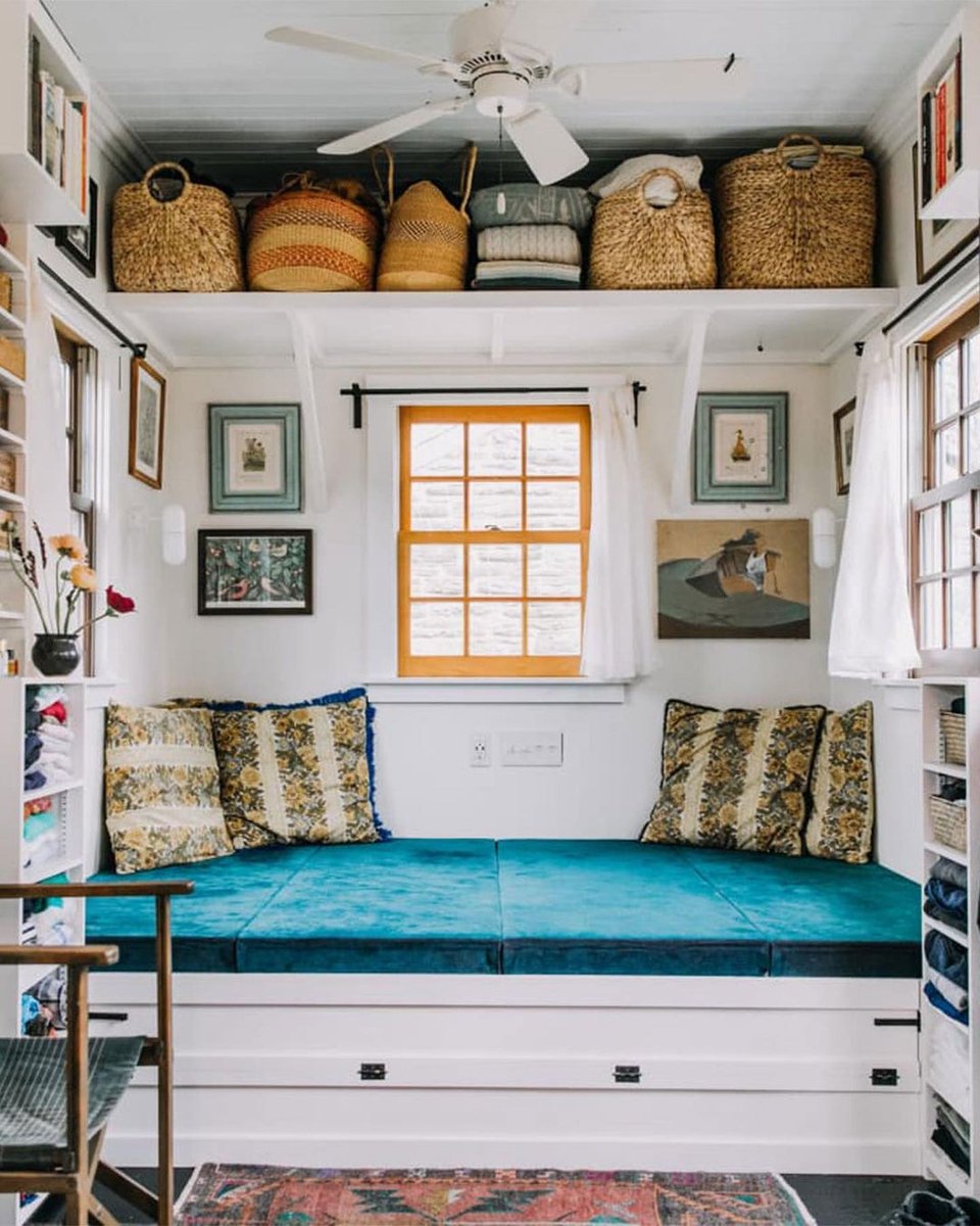 froystore's tweet image. Keep everything in its place with some sturdy and chic rattan baskets. There’s no such thing as having too many shelves! 🌿🌊

📸 via IG @lovemedophoto

#froyinspiration #smallspacesquad #bohoismyjam