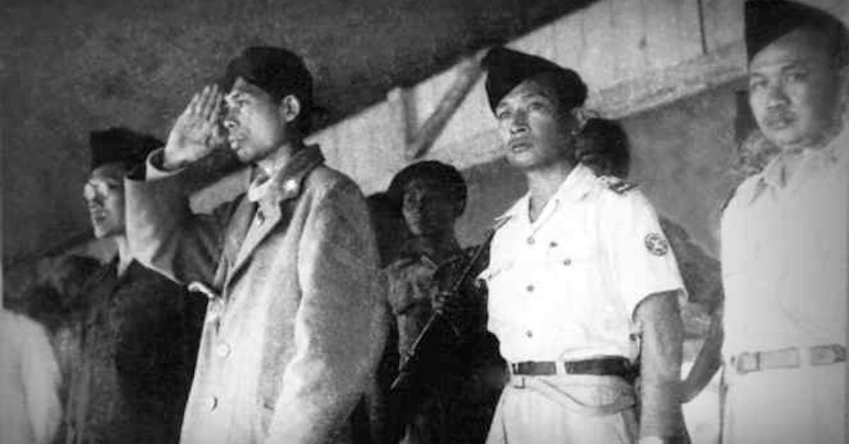 Soedirman Blankon Game with Keris is one of the iconic fashion statement ever exist in Indonesia’s post Independence History