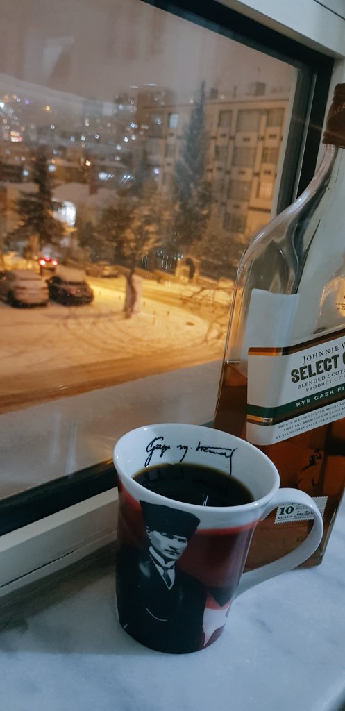 nuri1978's tweet photo. Ankara da kışın tek sevdigim şey kahve içmek #selectcasks #tchibo https://t.co/OcOvu0aOqz