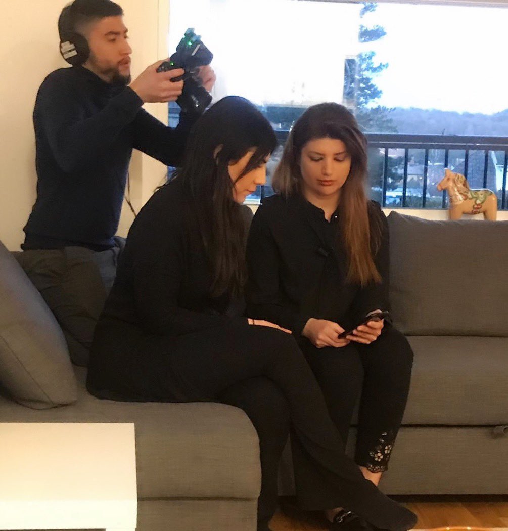 ansari_elmira's tweet image. اگر پذیرفته باشیم انسانیت ما موضوعی جدا از مرزبندیهای سیاسی، اجتماعی، جغرافیایی، اقتصادی و فرهنگیست، تعریف سازمان ملل از خشونت علیه زنان معنای دقیق‌تری پیدا میکند. #المیرا #حجاب_اجباری #جمهوری_اسلامی_انتخاب_من_نیست #المیرا #زنان_انقلاب #حجاب_اجباری