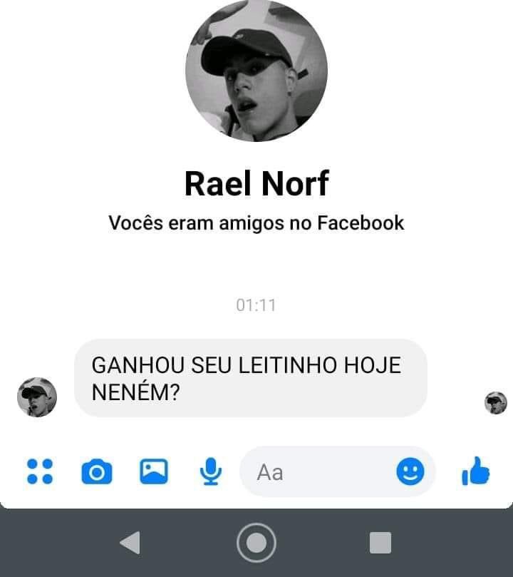 dnxmlk's tweet image. enquanto isso no Facebook.