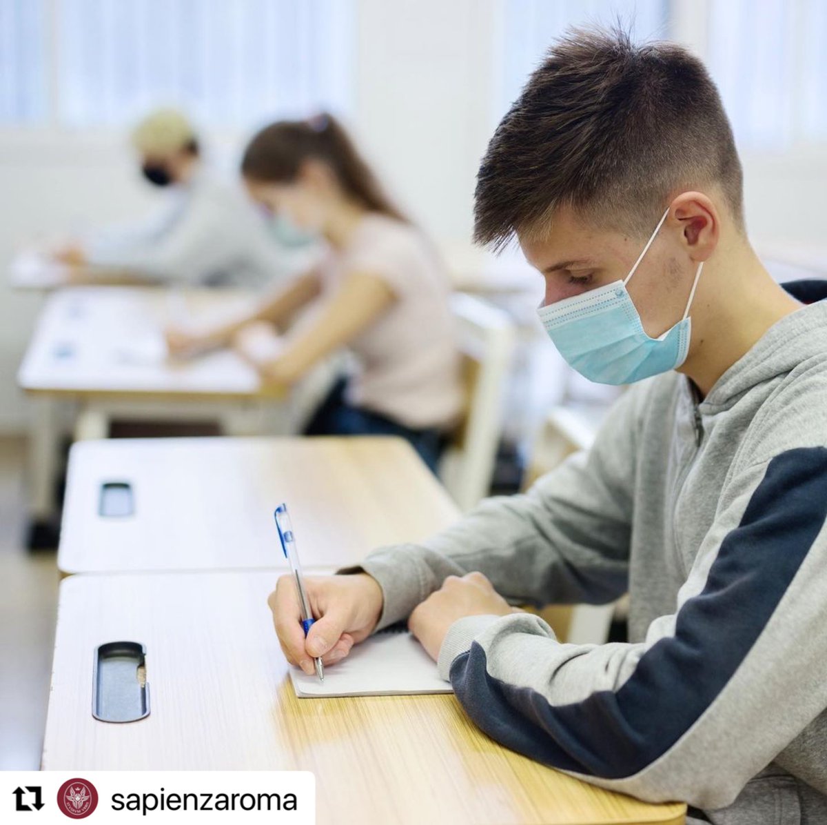 📸⚠️ Didattica in presenza e a distanza nel secondo semestre e tamponi gratuiti per gli #studentiSapienza [leggi tutto anche su esami e sedute di laurea su ➡️ bit.ly/fase3sapienza-…]

#SapienzaNonSiFerma
#Arof_Sapienza #Arss_Sapienza