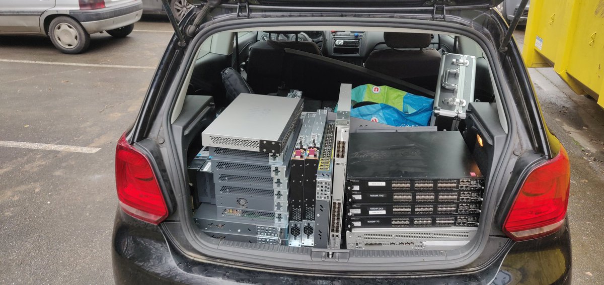 Merci infiniment <a href="/appliwave/">Appliwave</a> et <a href="/huguesdelamure/">Hugues 👨🏼‍💻</a> @ <a href="/milkywan_net/">MilkyWan 🚀</a> 😍
Bientôt, les switchs d'accès 100M ne seront plus qu'un lointain souvenir dans les résidences d'<a href="/IMTAtlantique/">IMT Atlantique</a>