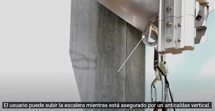 Instalación de 4 escaleras con línea de vida vertical incorporadas, Sistema MastLadder, en mástiles de iluminación de 40 metros en campo de fútbol en Paris.
fallprotec.es/noticias/escal…