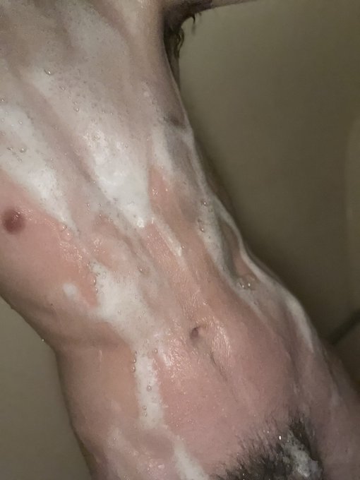 wanna cum in the shower with me? https://t.co/tEd5u5jjFS