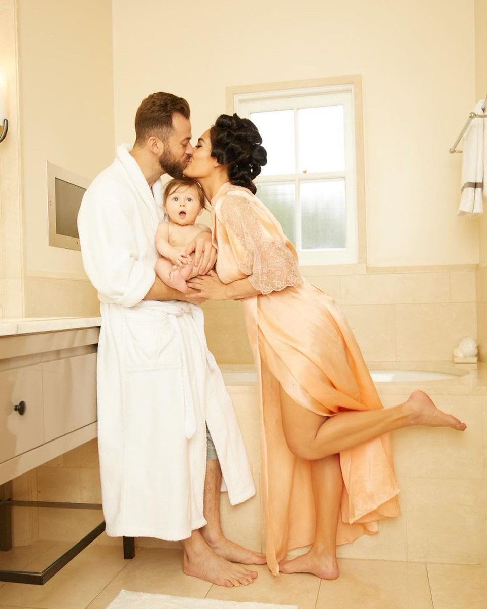 artemchigvintse's tweet photo. So so proud of Nicole and Brie for coming out with Tearless line for babies or anyone with eye sensitivity , check them out @nicoleandbrizee #baby #babyproducts https://t.co/qOOM6Do5ae