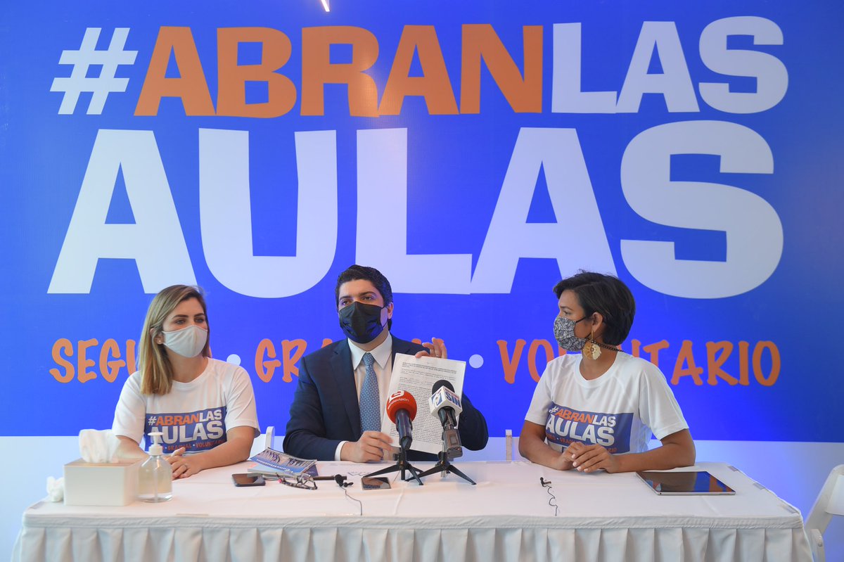 MazaraAbogados's tweet photo. Educación en pandemia
Más temprano en rueda de prensa junto al colectivo de Padres por la Educación Presencial en República Dominicana, PPEPRD. 🧵⬇️ #MazaraAbogados #MazaraCares #AbranLasAulas #PPEPRD #EducaciónEnPandemia #CovidRealidad #Covid19RD https://t.co/oxgClC96HY