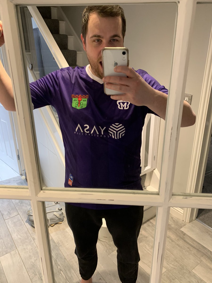 DanHilly11's tweet image. Cmon @Persitajuara thanks to @BenCarrollBBC and @SurpriseShirts your looking at the English supporters group only member! Let’s goooo you Cisadane Warriors 🔥⚽️💜