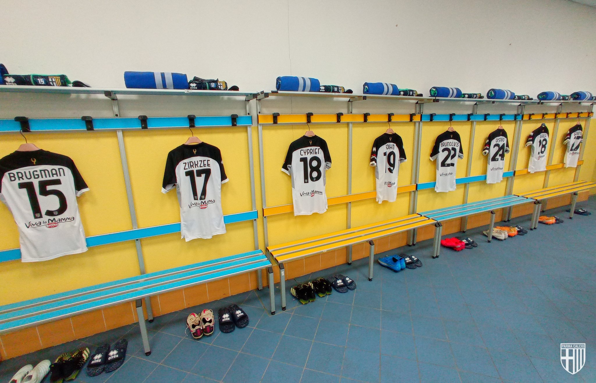 Parma Calcio 1913 𝙏𝙤𝙣𝙞𝙜𝙝𝙩 𝙨 𝘽𝙖𝙩𝙩𝙡𝙚𝙜𝙧𝙤𝙪𝙣𝙙 Veronaparma Forzaparma