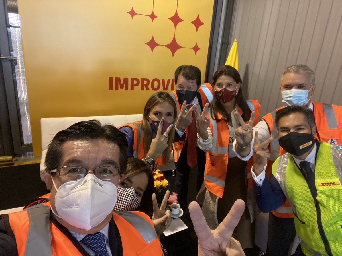 Yo me Vacuno! Un momento para la historia ⁦<a href="/MinSaludCol/">MinSalud Colombia 🇨🇴</a>⁩ ⁦<a href="/infopresidencia/">Presidencia Colombia 🇨🇴</a>⁩