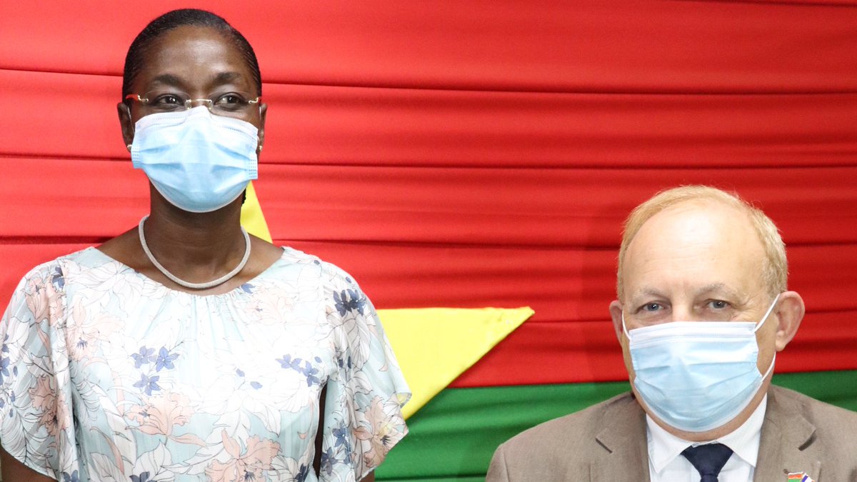 FasoJustice's tweet photo. La ministre  Victoria Ouédraogo/Kibora a reçu ce lundi 15 février 2021, l’ambassadeur de France au Burkina Faso, Luc Hallade. Ils ont d’échangé sur les pistes de coopération et d’amplification de cette coopération à titre bilatérale et multilatérale. https://t.co/hSPlzQ8VNe