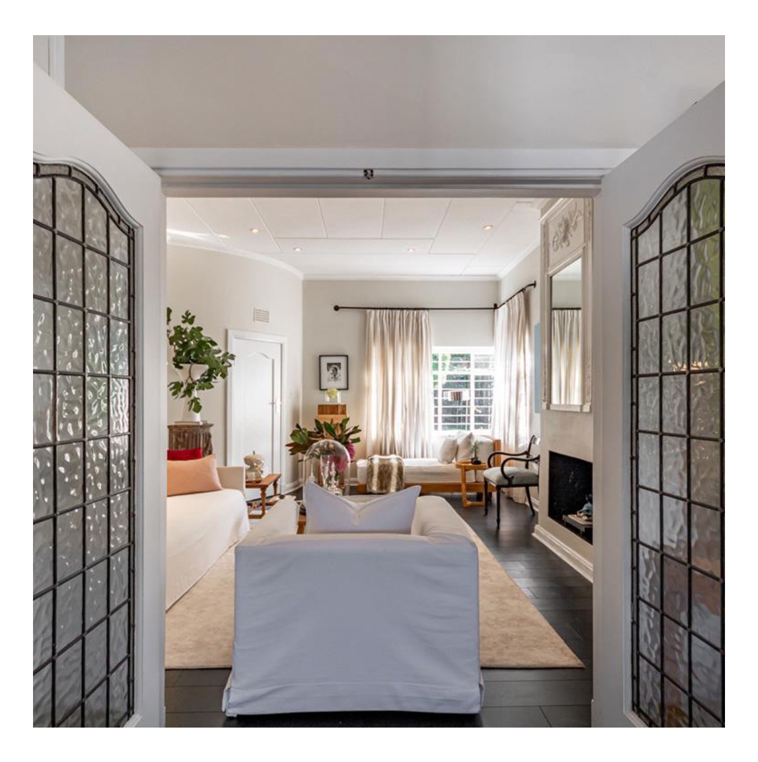 Ennik_Estates's tweet photo. This beautiful home is stylishly presented to represent the owner’s creative flair.⠀
⠀
https://t.co/WLDtDPbv7H⠀
⠀
#EnnikEstates #PrimeRealEstate https://t.co/dDx6m7zXpV