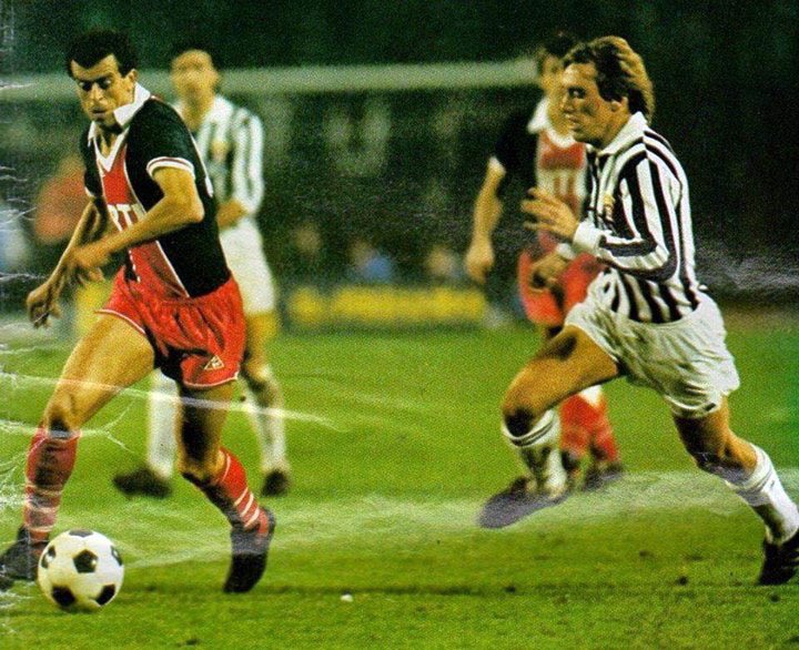 Je ne compte pas certaines grandes gloires du football qui sont venus dans un contexte à chaque fois particulier avant leur arrivée : Salah Assad (grosse blessure), ou les champions du monde Osvaldo Ardiles (Guerre des Malouines) et Joël Camargo (grave accident de voiture)