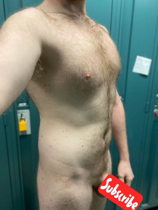 25 single straight male. I'm at your service for your naughty needs on #onlyfans. I'm here to explore