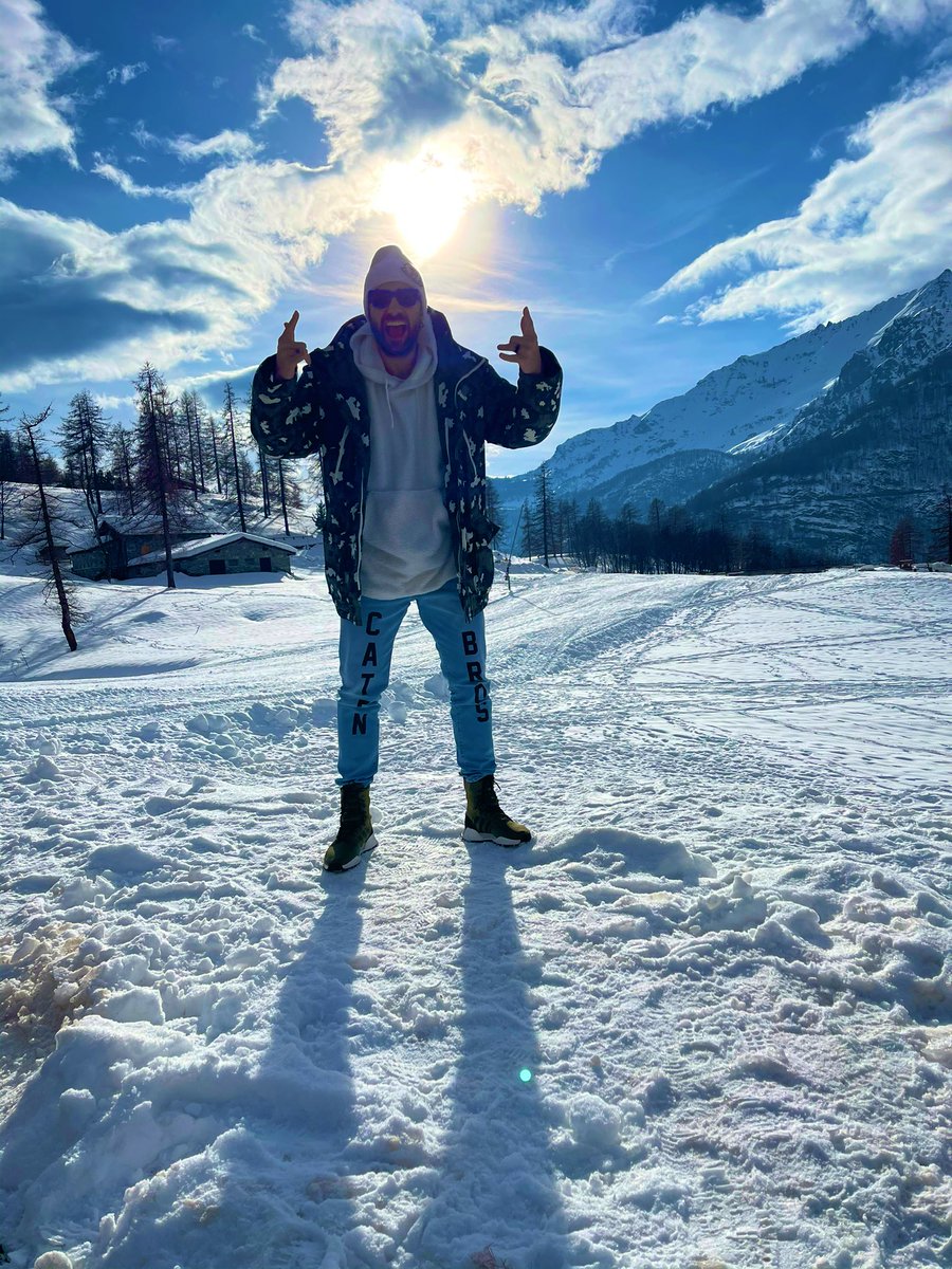 pietroaradori's tweet photo. Amo la nostra Italia 🇮🇹 ❄️
#fssub #basketballneverstops #vita https://t.co/3xlxlI9flW