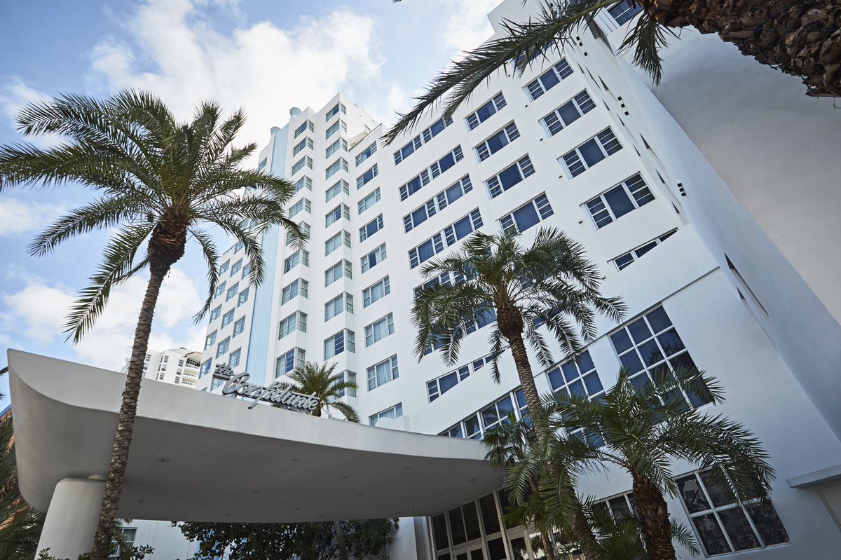 AndazMiami's tweet photo. Embodying classic Miami glamour for 80 years 🌴. Did you know in 1941, we were Miami Beach's first skyscraper? Our history is filled with elite guests and swanky memories from Miami's golden era. #UnboundCollection #MiamiBeach #MiamiBeachHistory #VintageMiami https://t.co/bliqSbNPvq