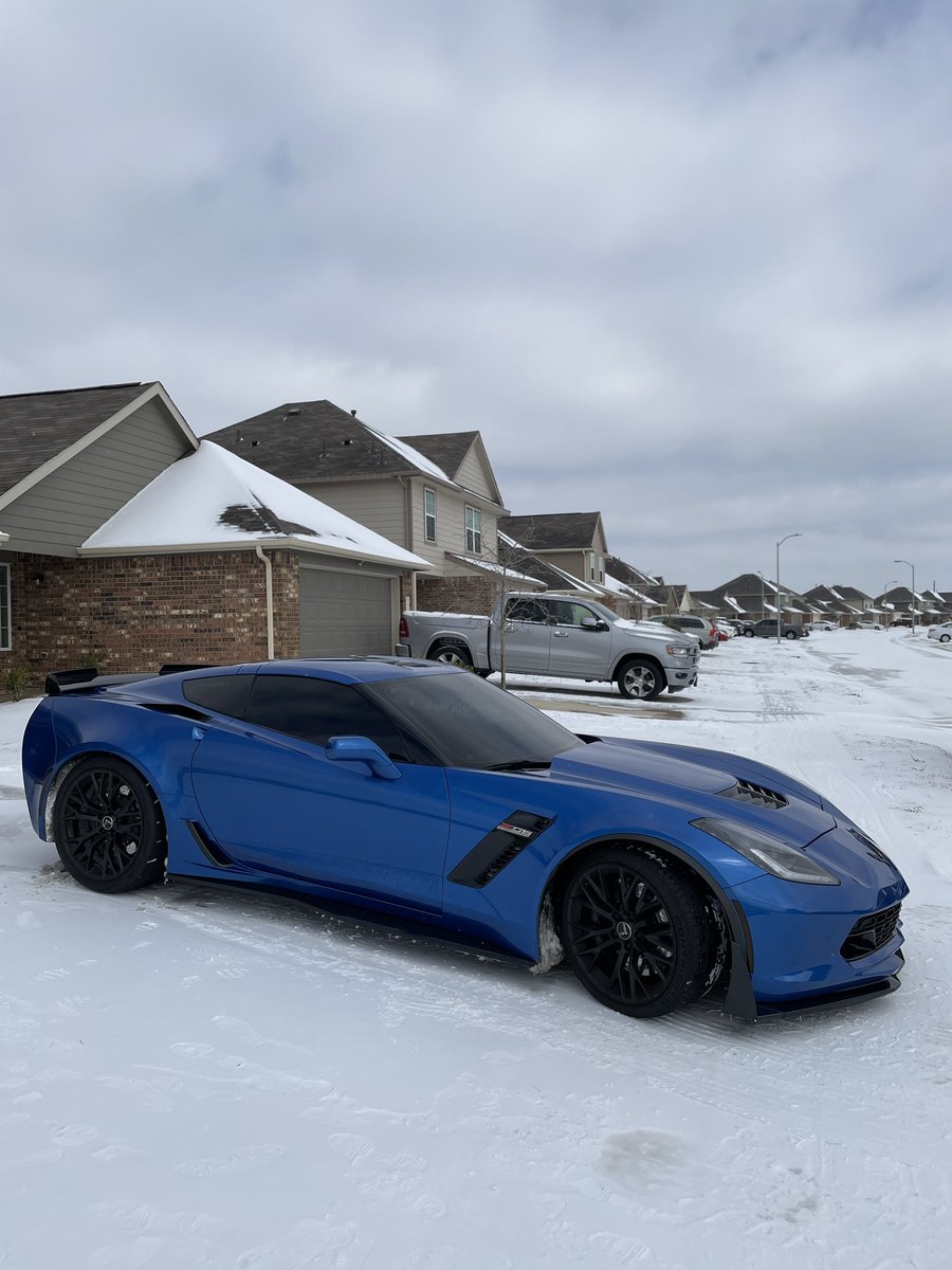 When you move away from the snow but it still comes back to get ya😳 Minnesota to Texas and this is texas right now😂