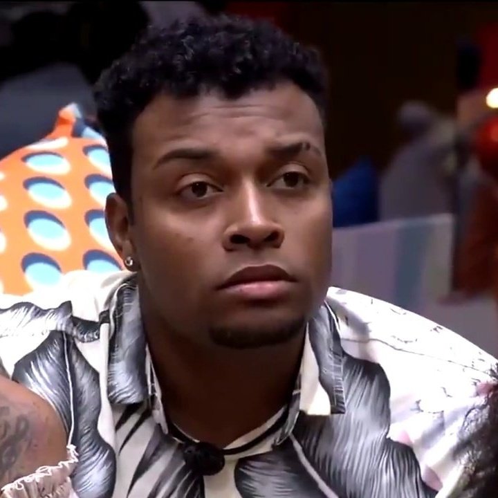 Mãe do filho de Nego Di se pronuncia sobre as atitudes do Brother na casa:

"Tô com pena não! Eu avisei e foram anos de aviso"