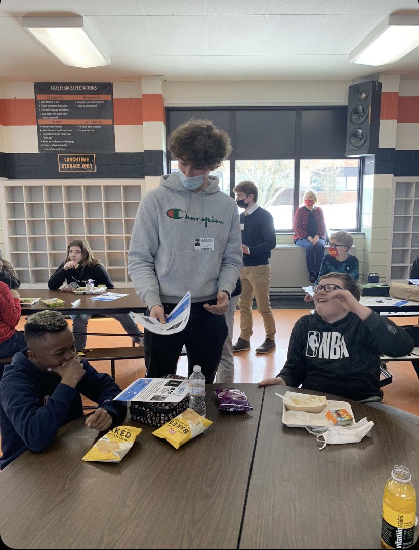 FlexFitJA1's tweet photo. A big thank you to the middle school last Thursday. We got to spread our message of mentorship and giveaway two sets of our FlexFit bands ! https://t.co/Rx9zWNV6Py