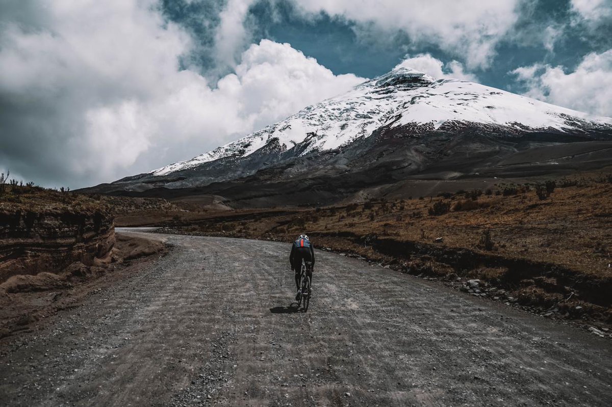INEOSGrenadiers's tweet image. How high!!?? 😳🏔️ 

We put @RichardCarapazM's incredible training ride up Cotopaxi Volcano this weekend into context.