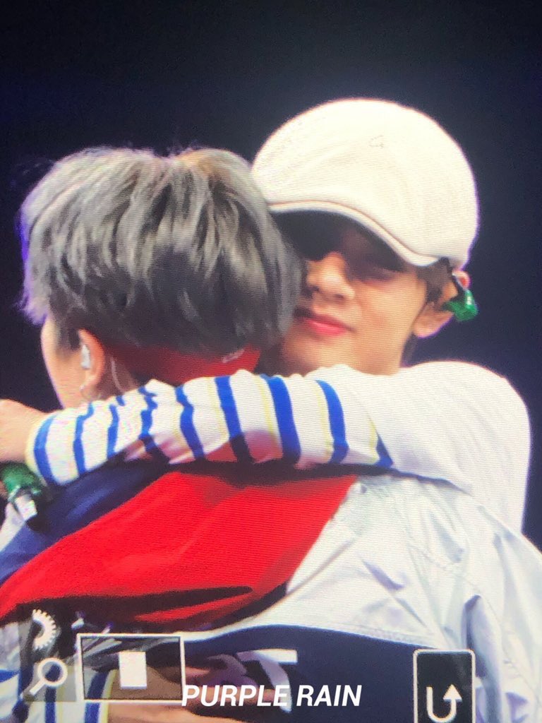 The way they hug Yoongi