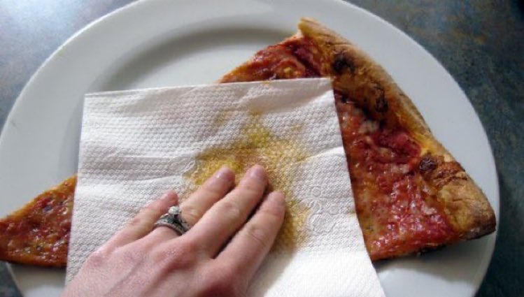 Super70sSports's tweet photo. If you’re going to do this napkin blotting shit to a New York slice, just get a fucking salad instead because you don’t deserve a slice. https://t.co/qXxhXDD3k7