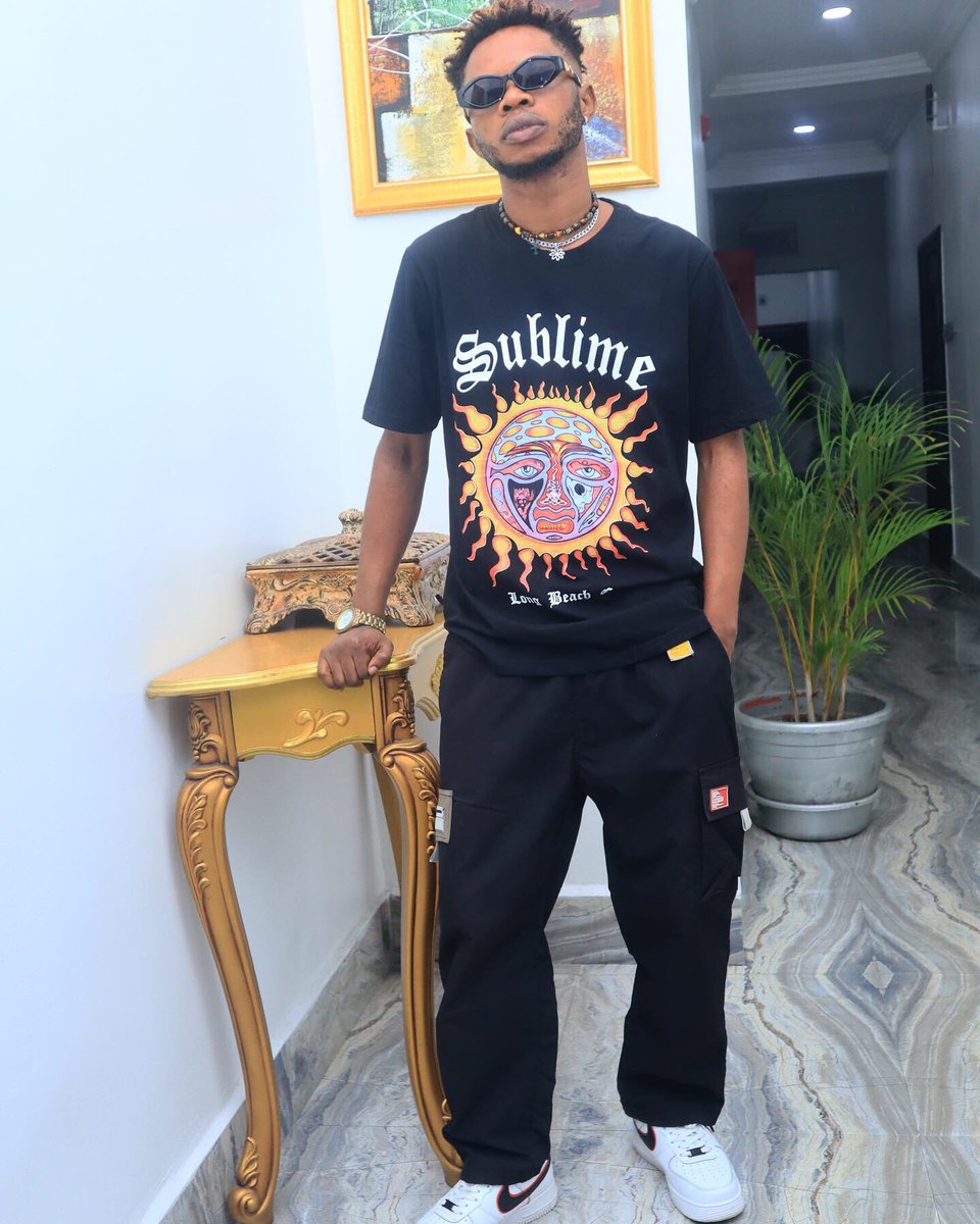 REX_CODED's tweet image. Does your boyfriend knows that you love me ?? #tellmebyrexcoded