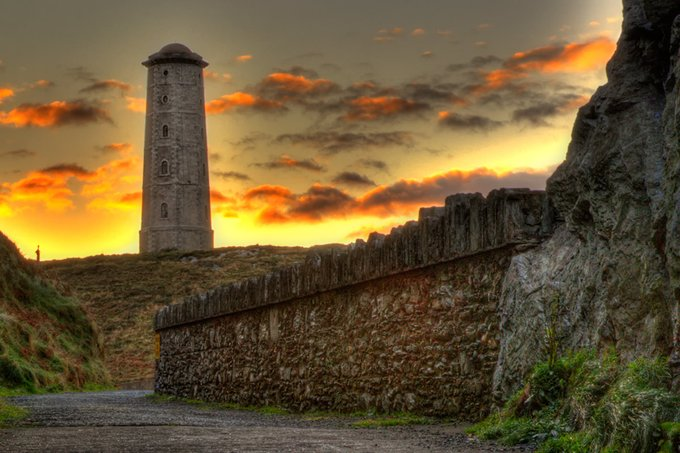 CathLynch's tweet photo. @londisireland I want to visit as many @gtlighthouses in Ireland as I can @londisireland , and have already ticked a few off my #BucketList. My dream is to stay over in #WicklowHead Lighthouse with my husband @123jimlynch. https://t.co/r8pUA3D75U