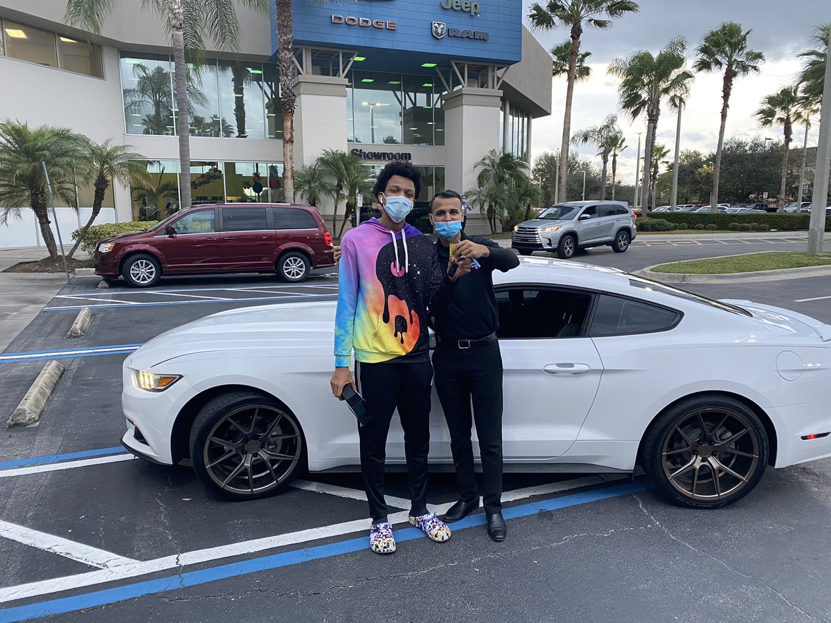 edgotbread's tweet image. Bought a Lamborghini challenger 911 yesterday 🤣🤣🤣