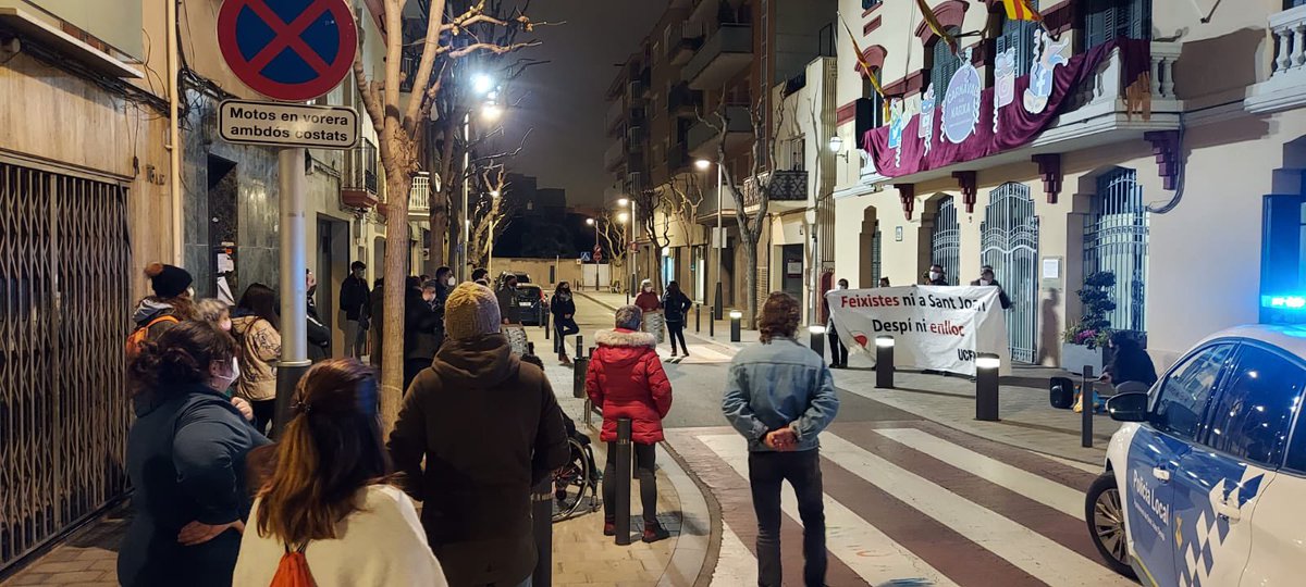 No normalitzarem l’extrema dreta. No legitimarem discursos d’odi.

No ens resignem davant l’arribada al Parlament d’un partit que alberga feixistes i neonazis, un partit que enyora la dictadura franquista.

Fora feixistes dels nostres barris!