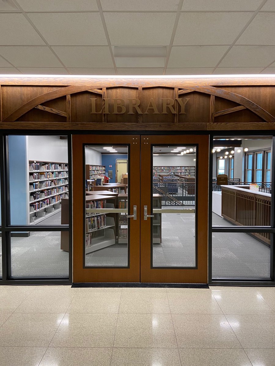 SteelmenAP's tweet photo. New Media Center/Library entrance on the 2nd Floor looks amazing. ⁦@sjhallihan⁩ ⁦@JTHS_204⁩ https://t.co/5jkzf1czF5