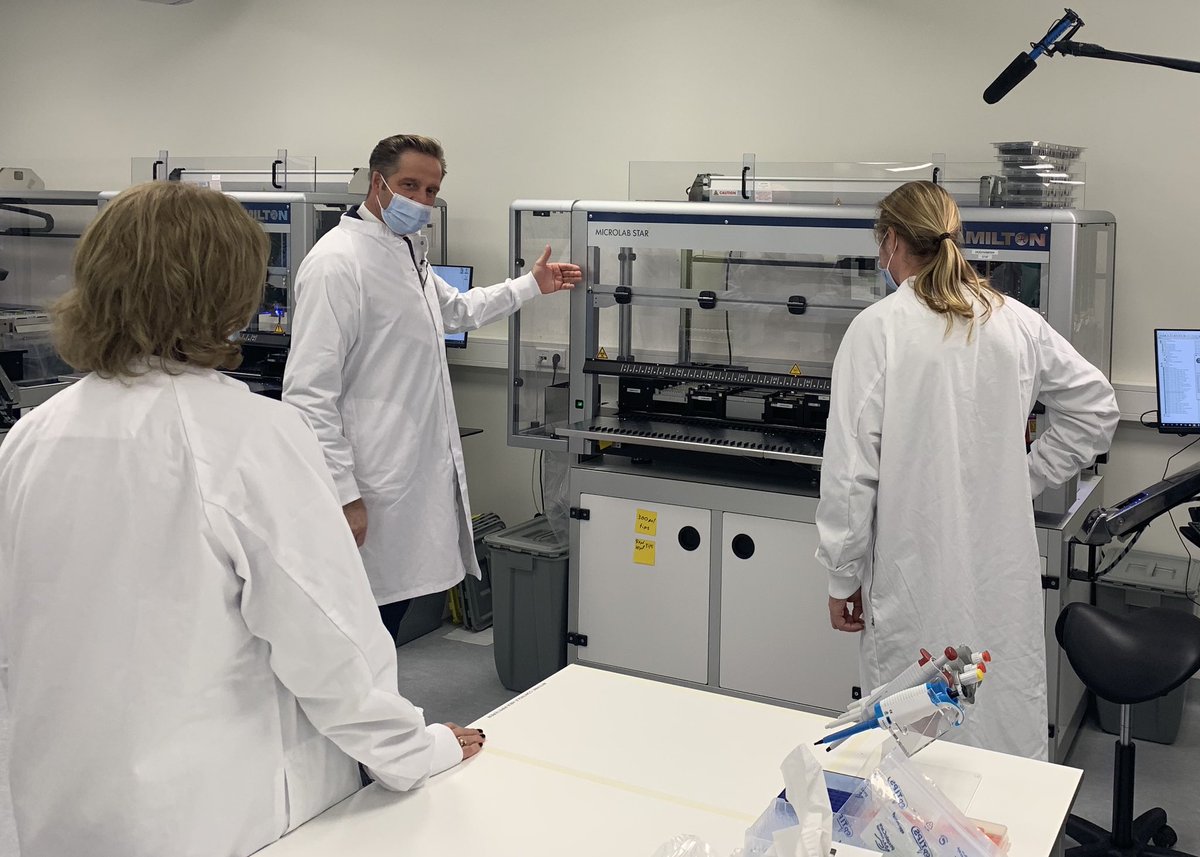 Door nieuwe hoogvolumelabs, zoals die van Saltro in Utrecht, kunnen we ook in Nederland op grote schaal testen. Mooie aanvulling op het  laboratorium-landschap. 👉 saltro.nl/Minister-Hugo-…